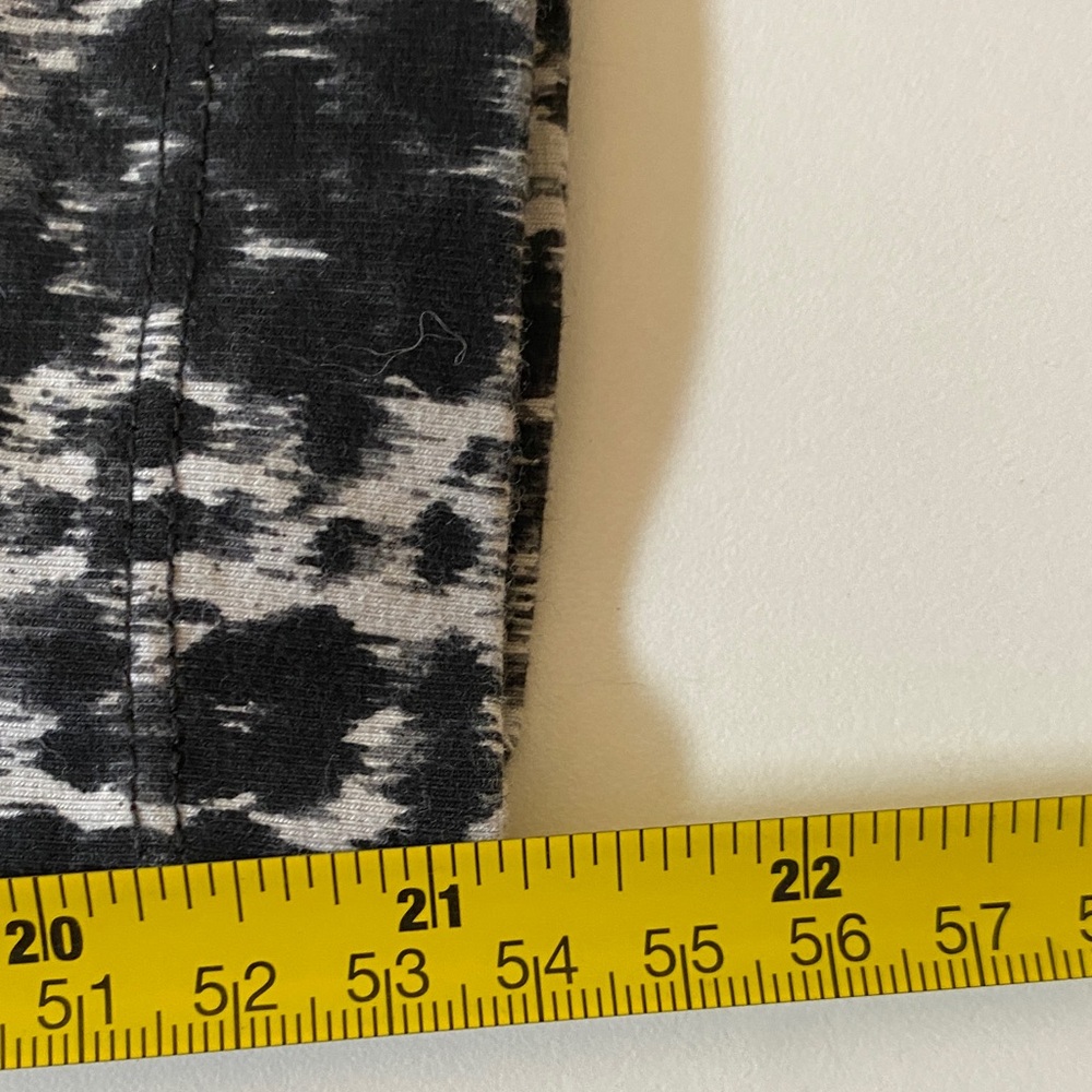 Lysse Black and White Patterned Capris - Picture 6 of 6
